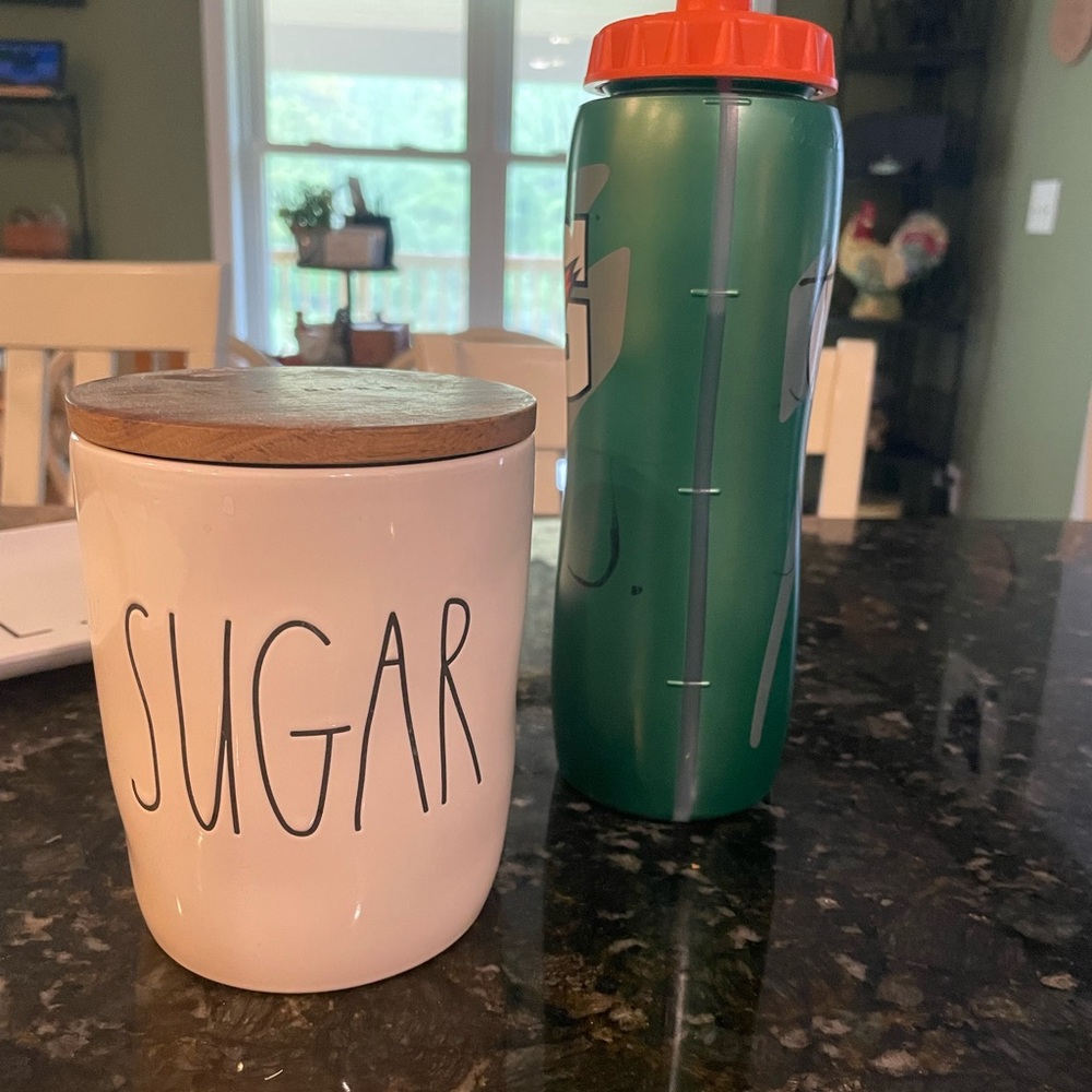 Rae Dunn Sugar Container in great condition